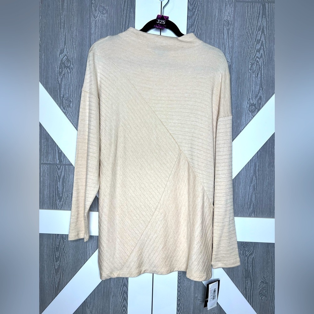 325. NWT I.N. Studio Asymmetrical Ribbed Cream Women's Lightweight Sweater M